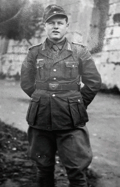 Wehrmacht Zeitzeuge Josef als Kriegsteilnehmer in Die verdammte Generation