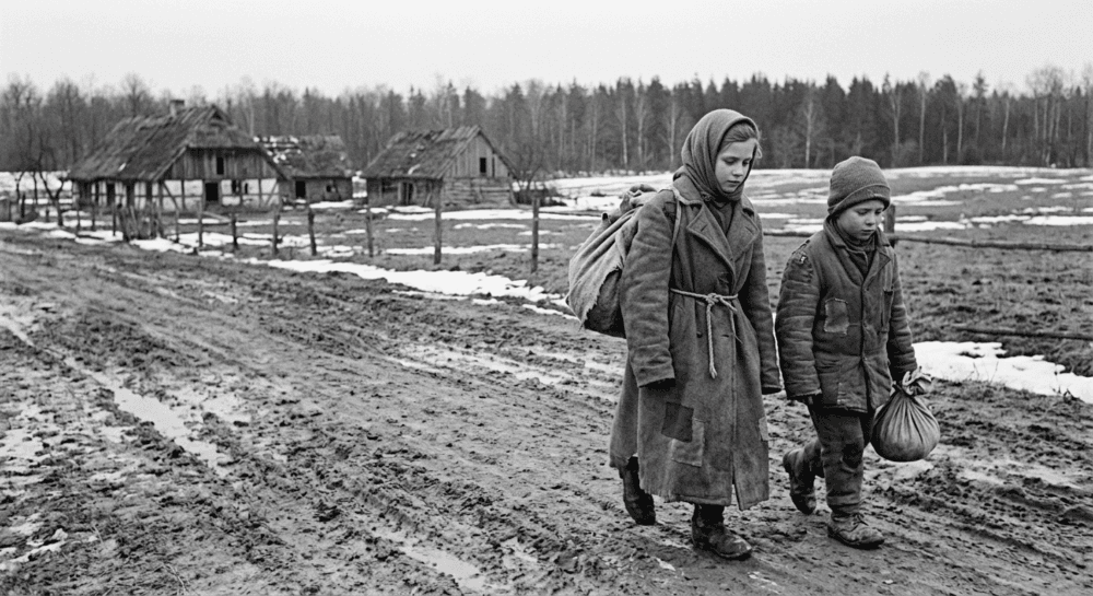 Historical photograph depicting the Wolf Children of East Prussia in the late 1940s. Symbol Picture